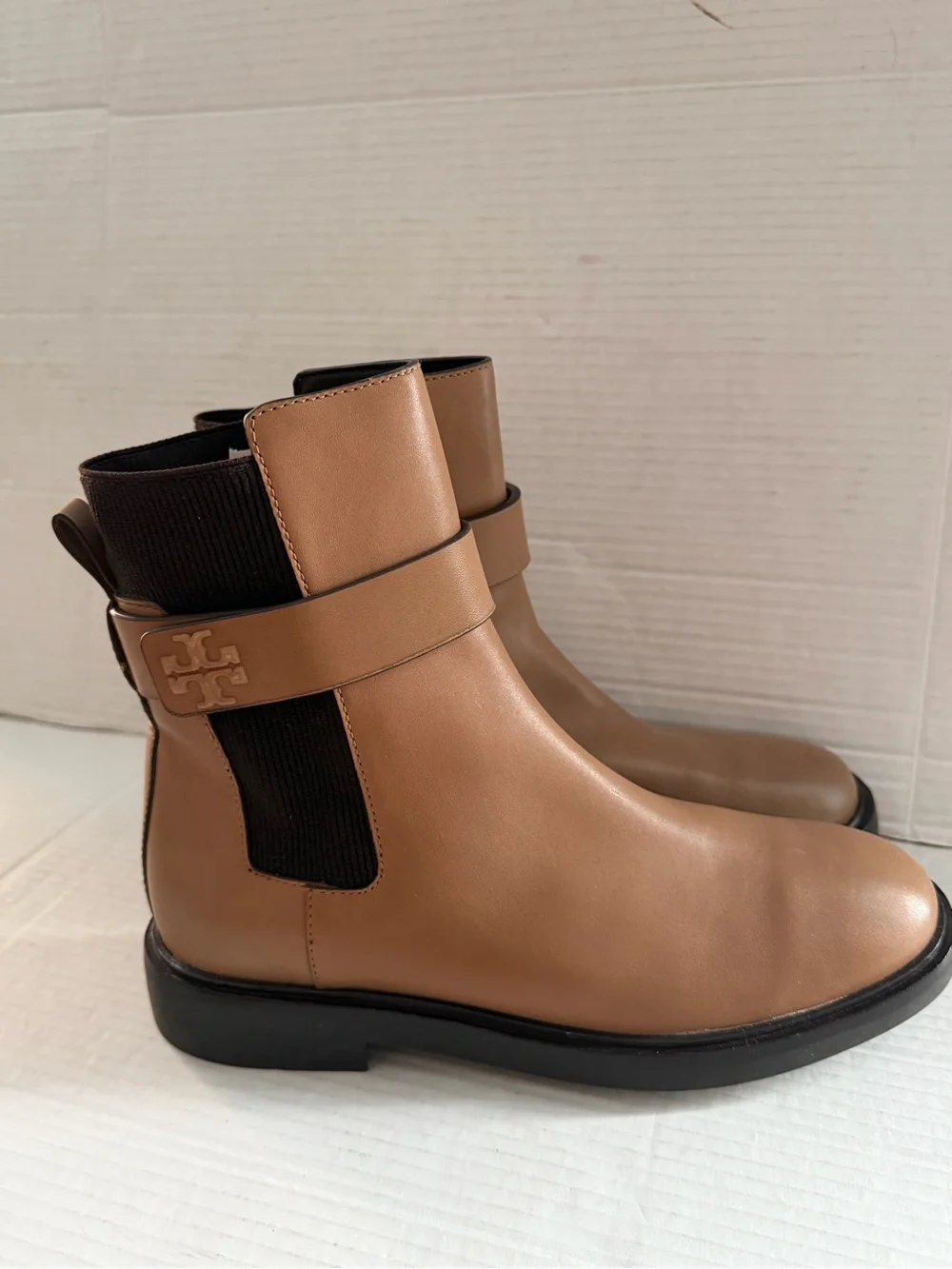 Tory Burch Double T Chelsea leather Boots Size 10.5 Almond Flour/Coco Color